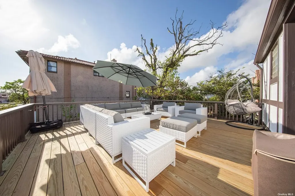75 E Beech Street Long Beach NY 11561