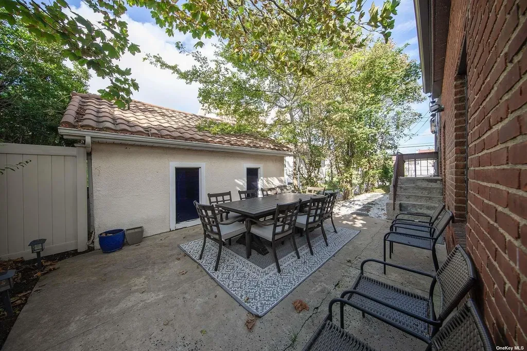 75 E Beech Street Long Beach NY 11561