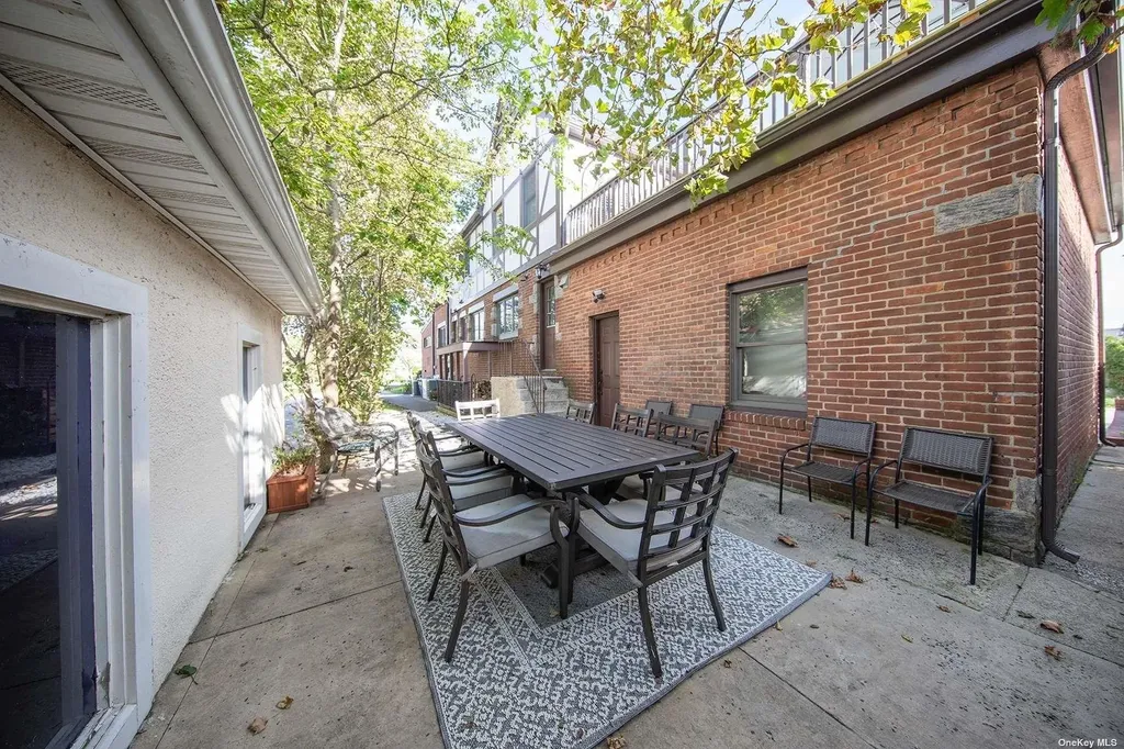 75 E Beech Street Long Beach NY 11561