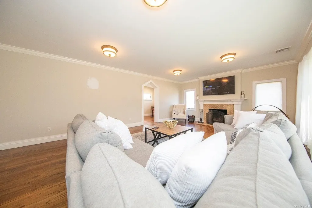 75 E Beech Street Long Beach NY 11561