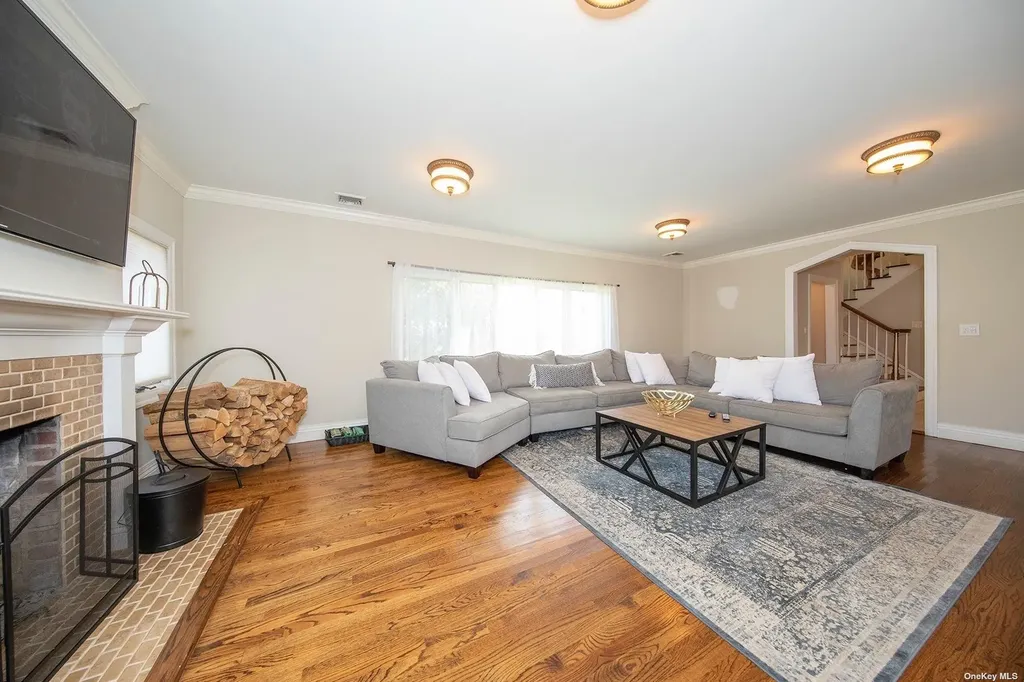 75 E Beech Street Long Beach NY 11561