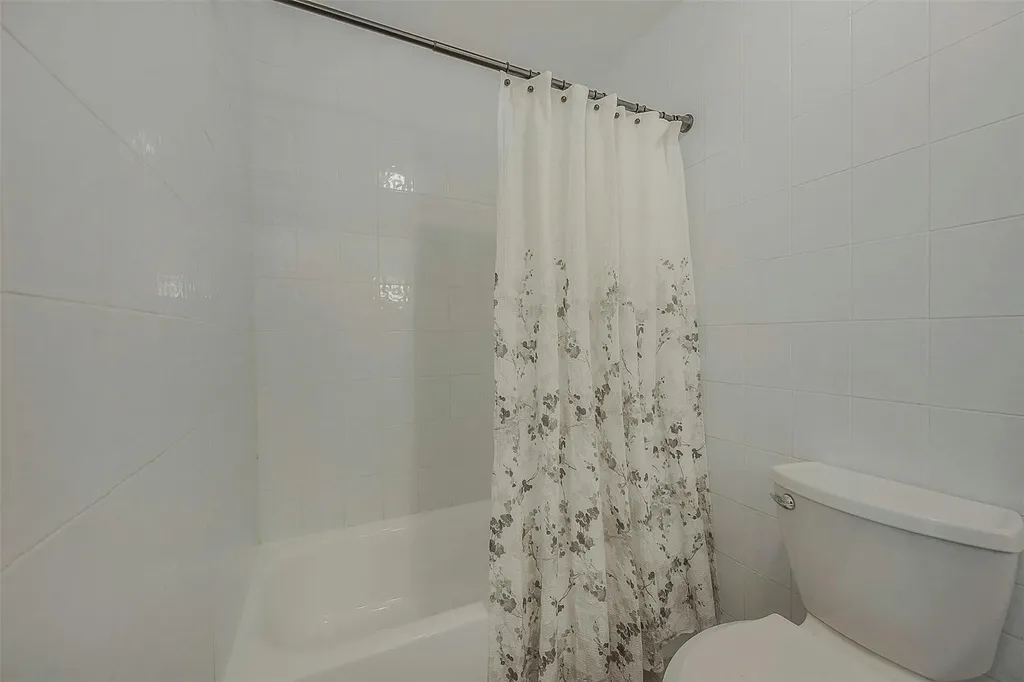 36 Westbrook Road Coram NY 11727