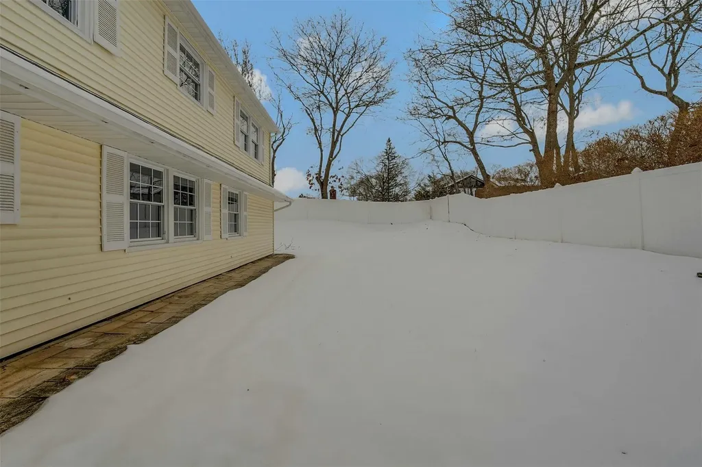 36 Westbrook Road Coram NY 11727