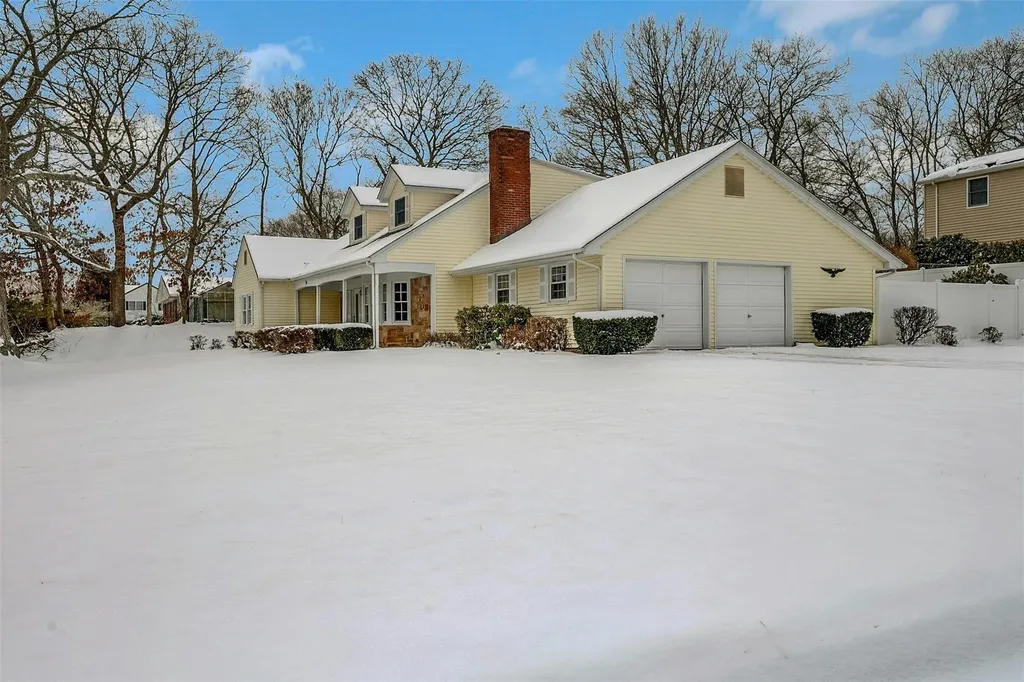 36 Westbrook Road Coram NY 11727