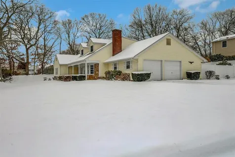 36 Westbrook Road Coram NY 11727