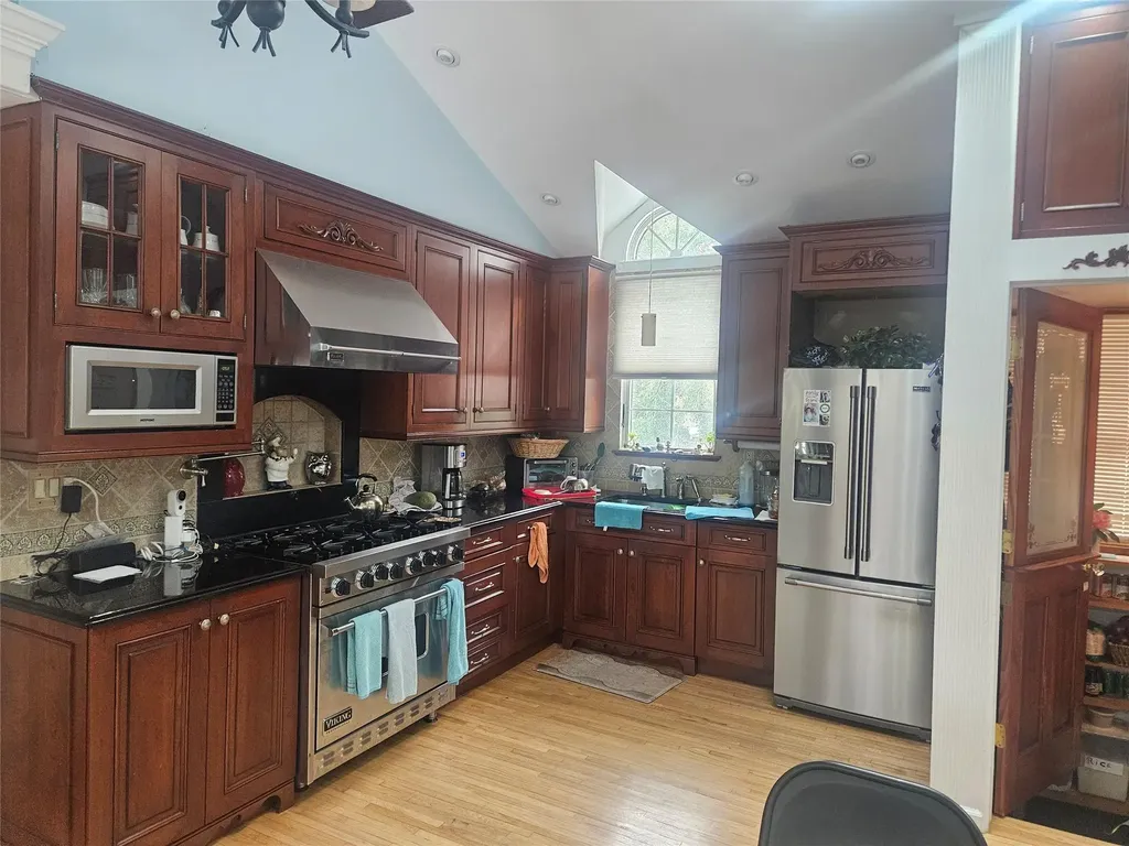 27 Overlook Drive Mastic NY 11950