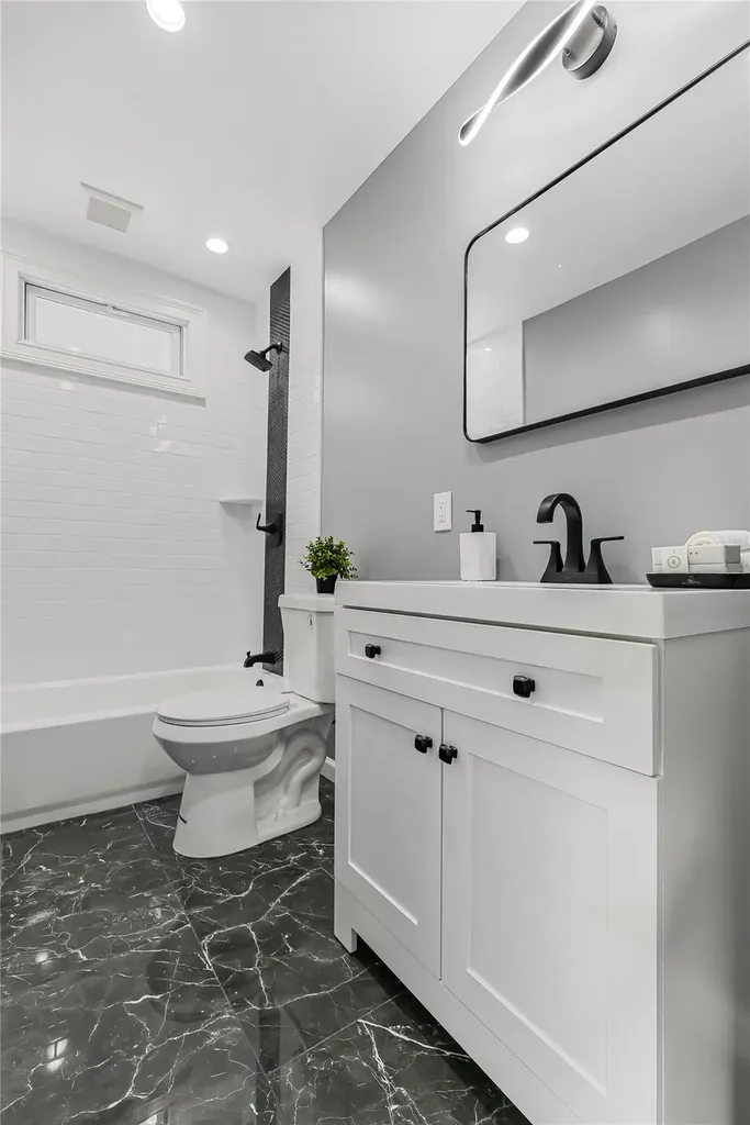 223 Pershing Parkway Mineola NY 11501