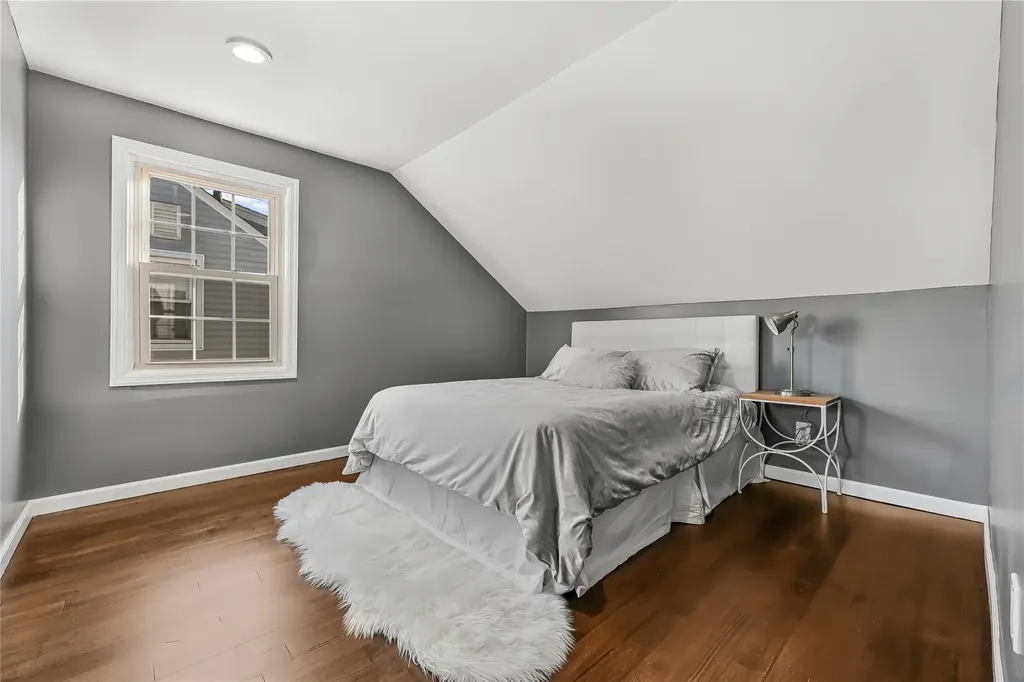 223 Pershing Parkway Mineola NY 11501
