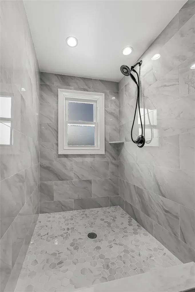 223 Pershing Parkway Mineola NY 11501