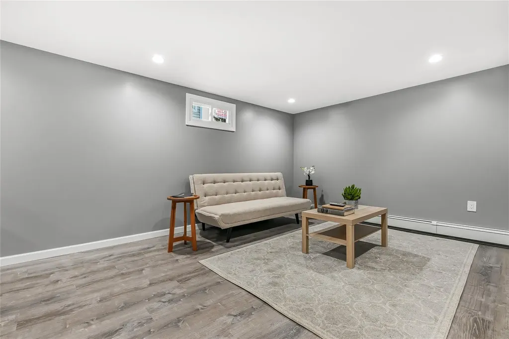 223 Pershing Parkway Mineola NY 11501