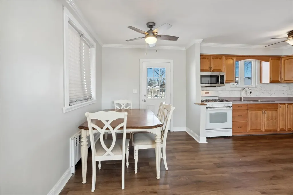 108 9th Avenue West Babylon NY 11704