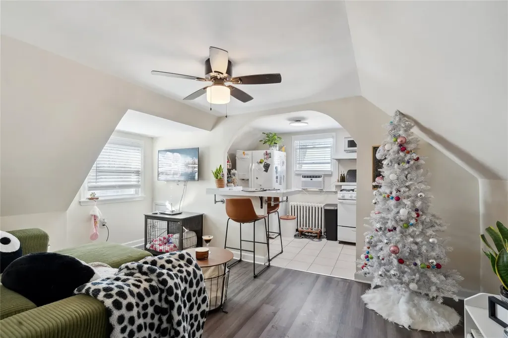 108 9th Avenue West Babylon NY 11704