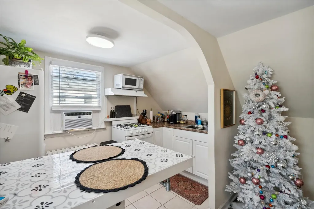 108 9th Avenue West Babylon NY 11704