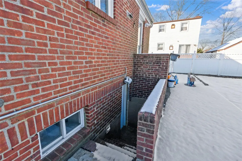 108 9th Avenue West Babylon NY 11704