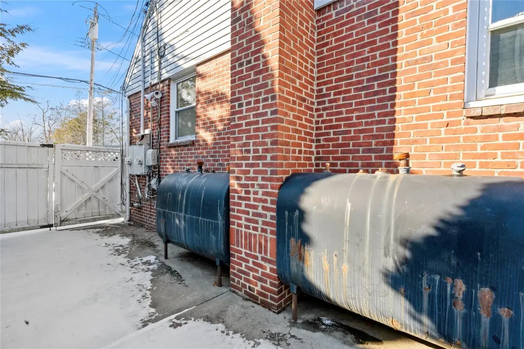 108 9th Avenue West Babylon NY 11704