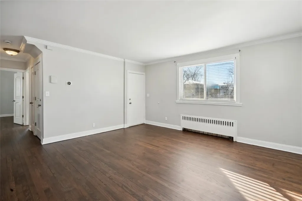 108 9th Avenue West Babylon NY 11704