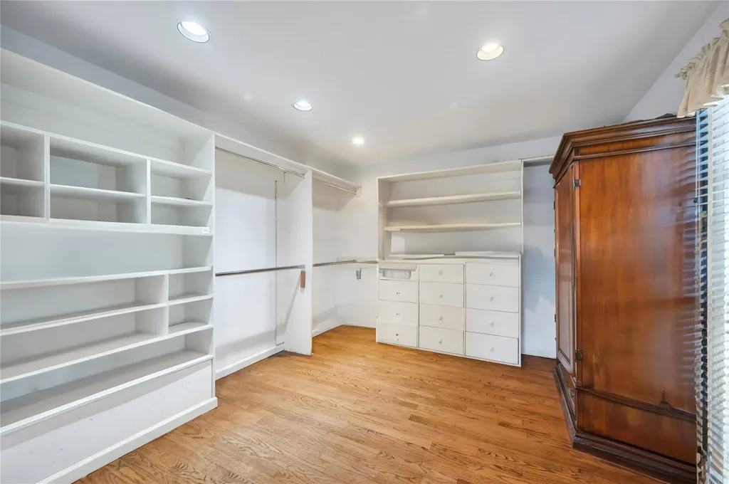 76 Hemlock Road Manhasset NY 11030