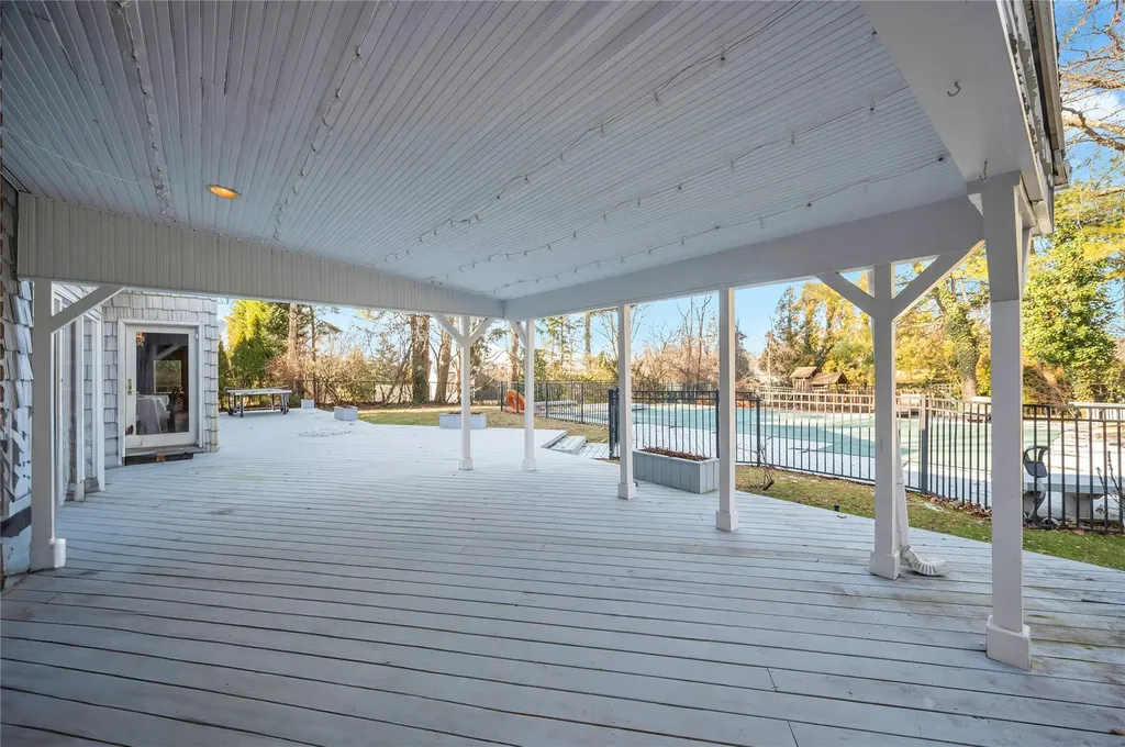 76 Hemlock Road Manhasset NY 11030