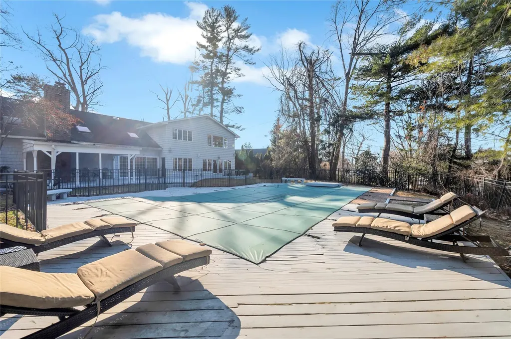 76 Hemlock Road Manhasset NY 11030