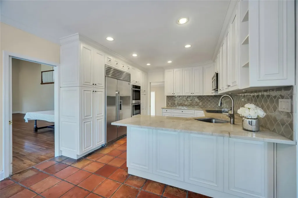 76 Hemlock Road Manhasset NY 11030