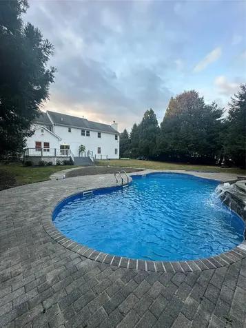 29 Varsity Boulevard East Setauket NY 11733