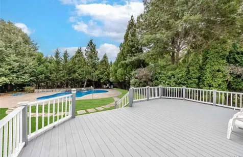 29 Varsity Boulevard East Setauket NY 11733