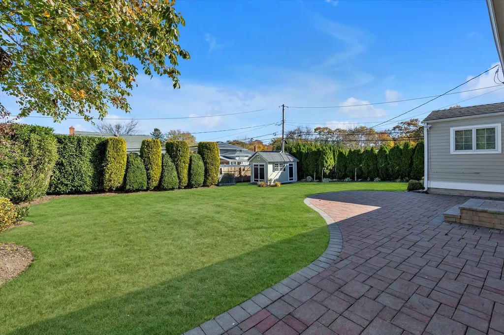 29 Gehrig Street Commack NY 11725
