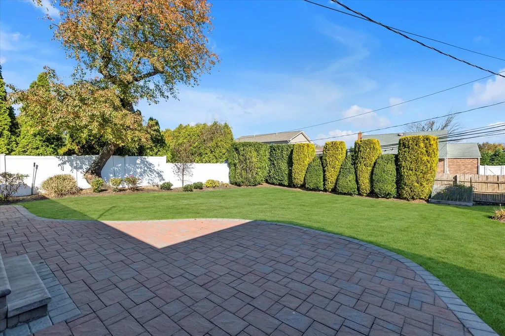 29 Gehrig Street Commack NY 11725