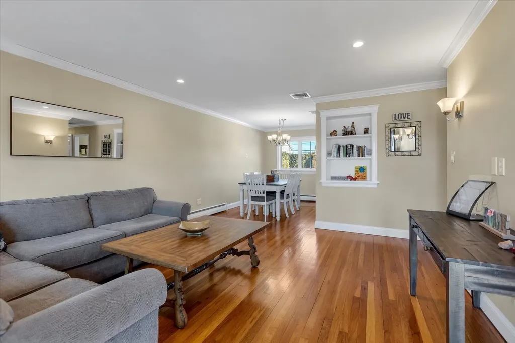 29 Gehrig Street Commack NY 11725