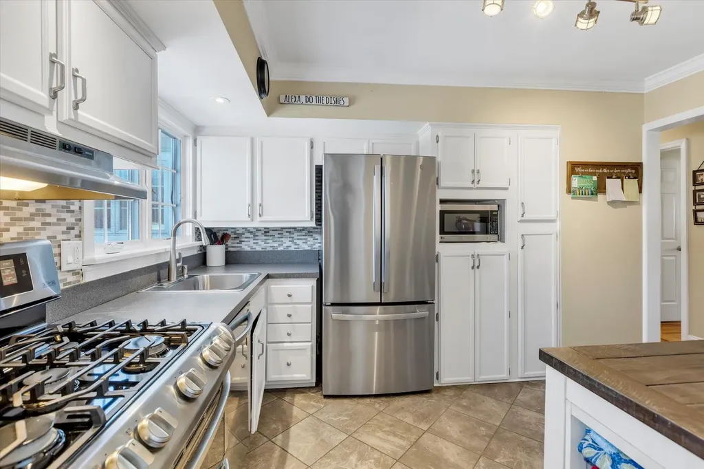 29 Gehrig Street Commack NY 11725