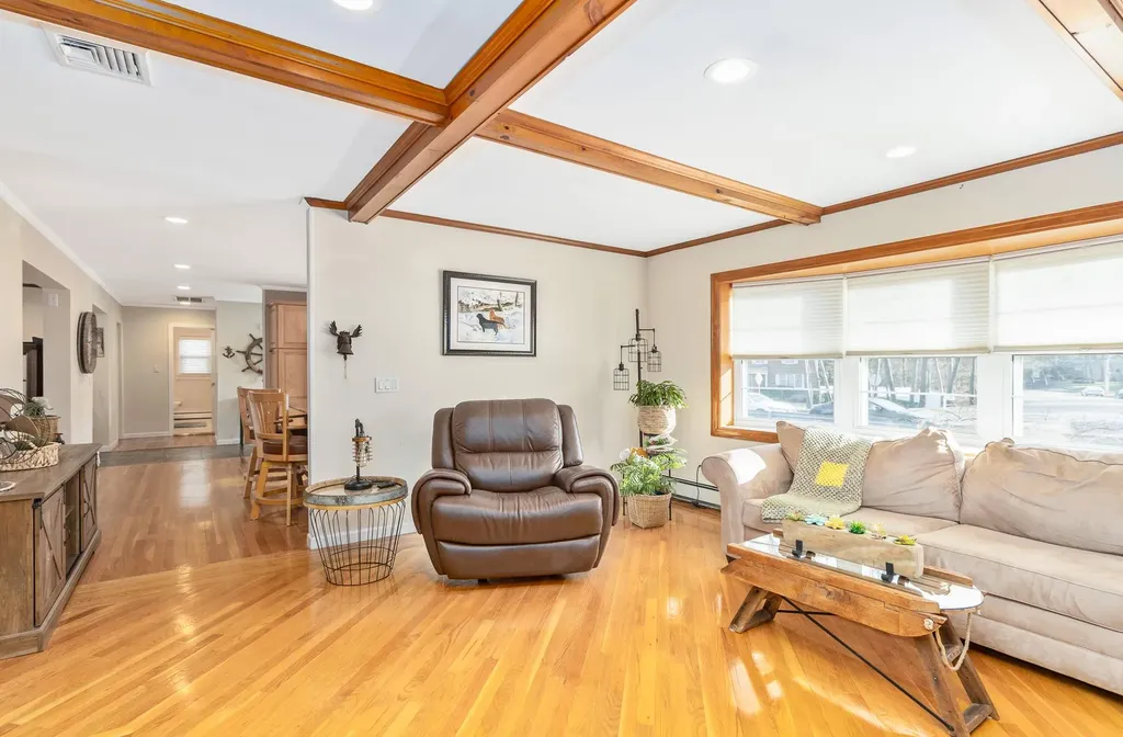 41 Arthur Avenue Patchogue NY 11772