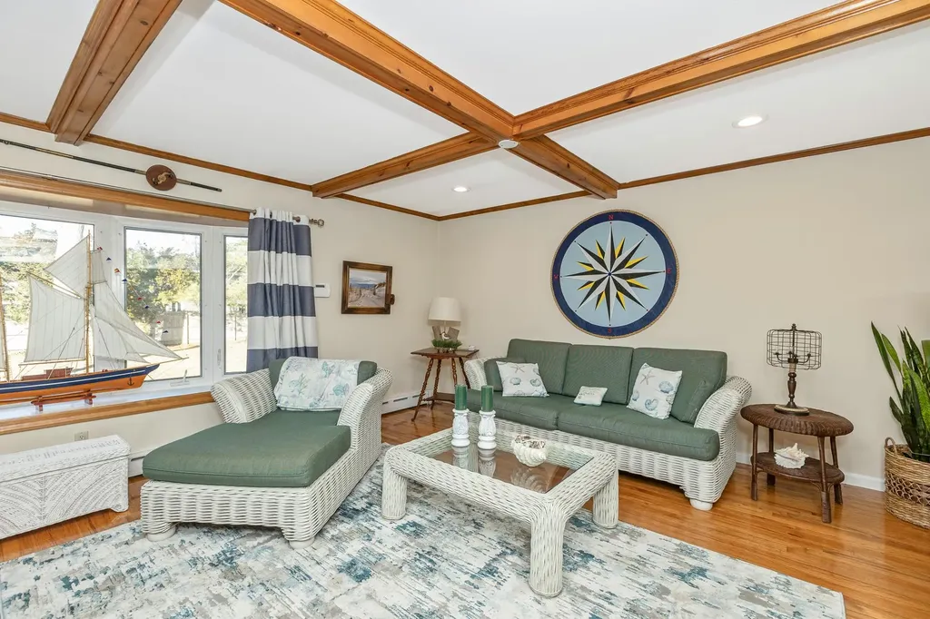 41 Arthur Avenue Patchogue NY 11772