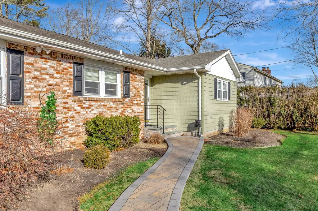 41 Arthur Avenue Patchogue NY 11772