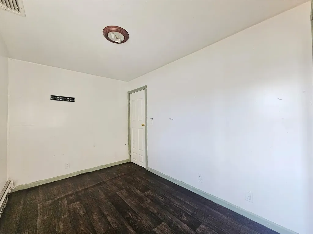 1428 Parsons Boulevard Whitestone NY 11357