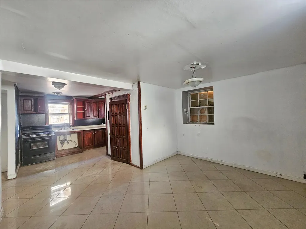 1428 Parsons Boulevard Whitestone NY 11357