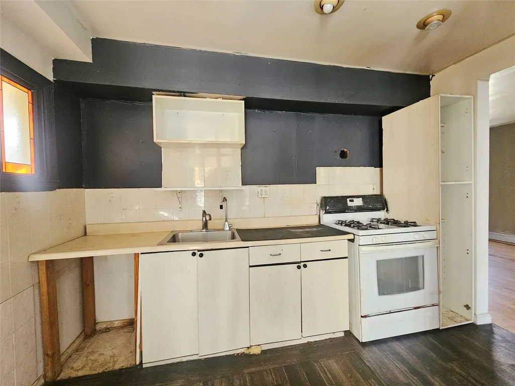 1428 Parsons Boulevard Whitestone NY 11357