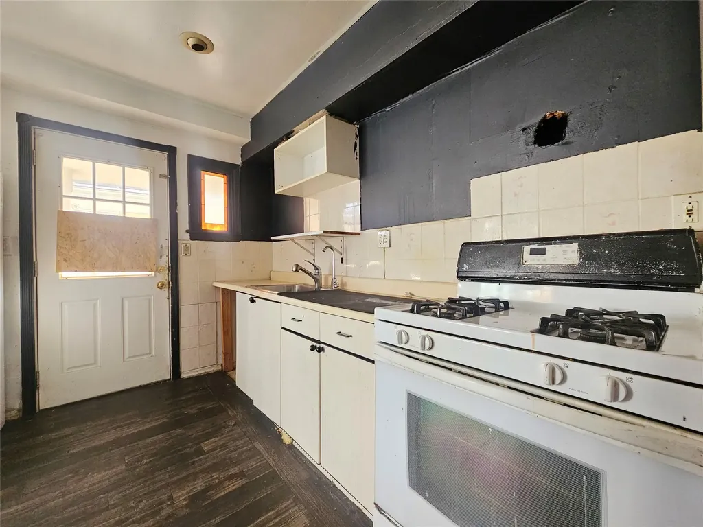 1428 Parsons Boulevard Whitestone NY 11357
