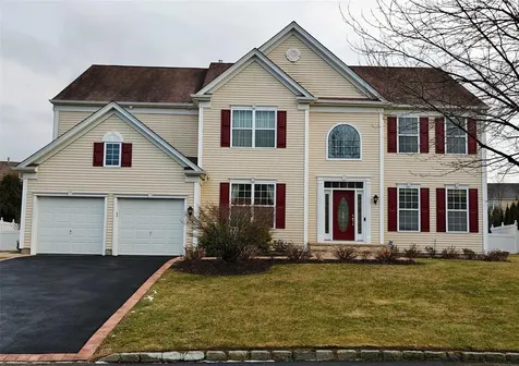 19 Oakland Hills Drive Mount Sinai NY 11766