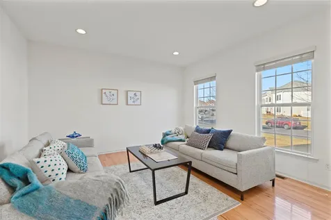 19 Oakland Hills Drive Mount Sinai NY 11766