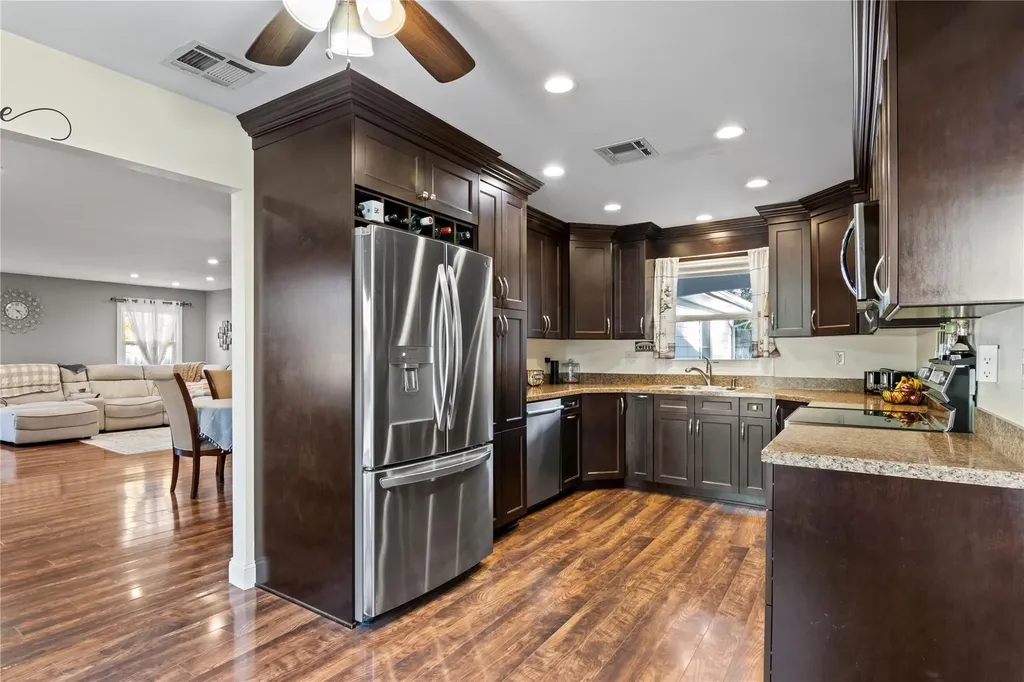 11 Onyx Drive Stony Brook NY 11790