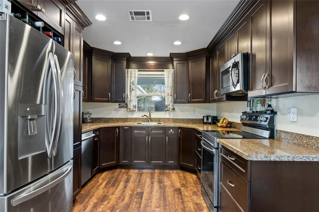 11 Onyx Drive Stony Brook NY 11790