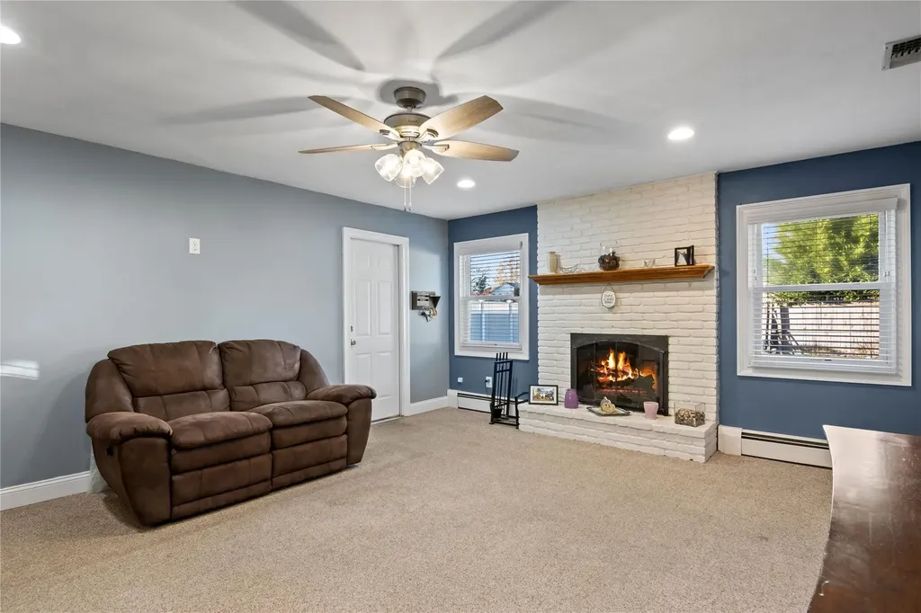 11 Onyx Drive Stony Brook NY 11790