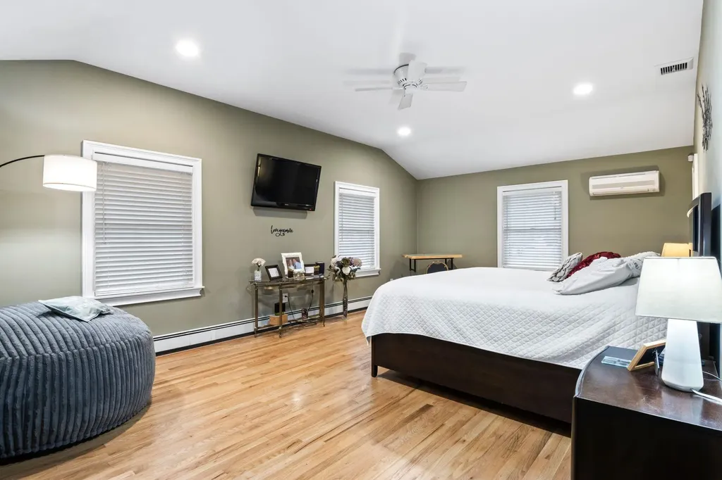 11 Onyx Drive Stony Brook NY 11790