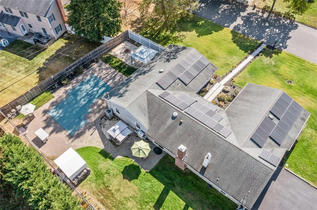 11 Onyx Drive Stony Brook NY 11790