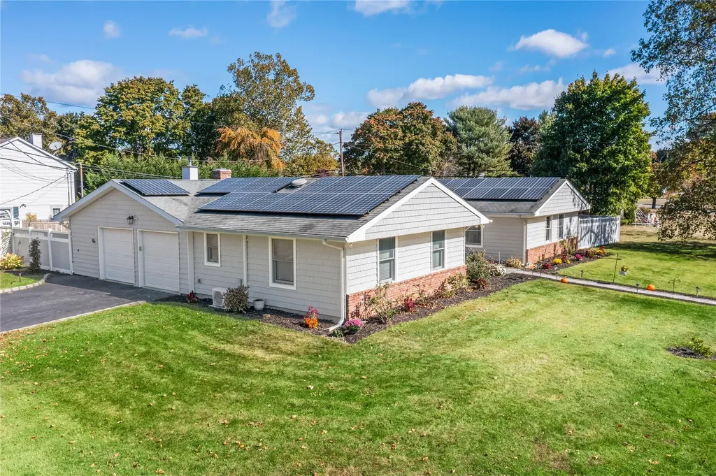 11 Onyx Drive Stony Brook NY 11790