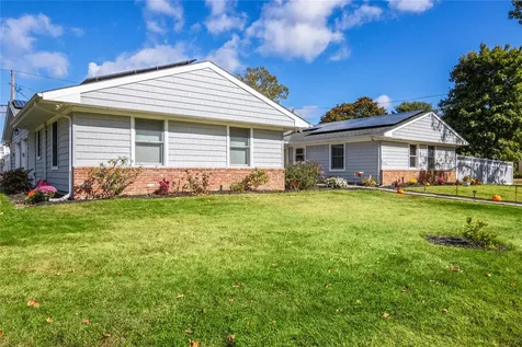 11 Onyx Drive Stony Brook NY 11790