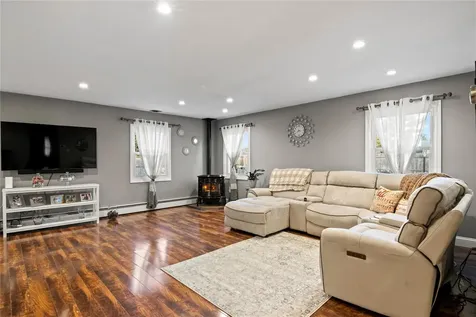 11 Onyx Drive Stony Brook NY 11790