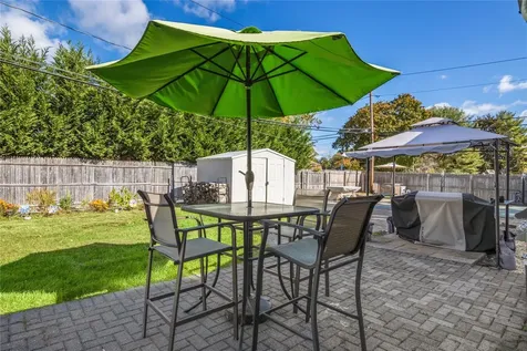 11 Onyx Drive Stony Brook NY 11790