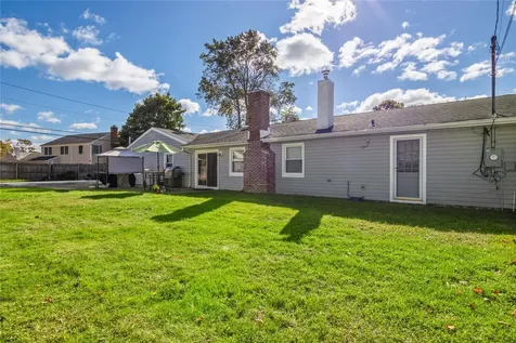 11 Onyx Drive Stony Brook NY 11790