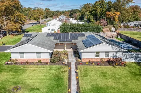11 Onyx Drive Stony Brook NY 11790